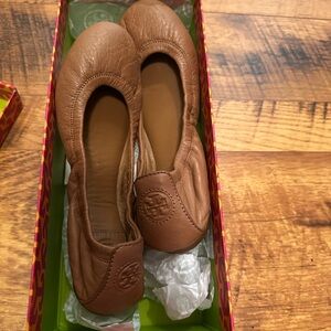 Tory Burch Women's Tan Leather Flats